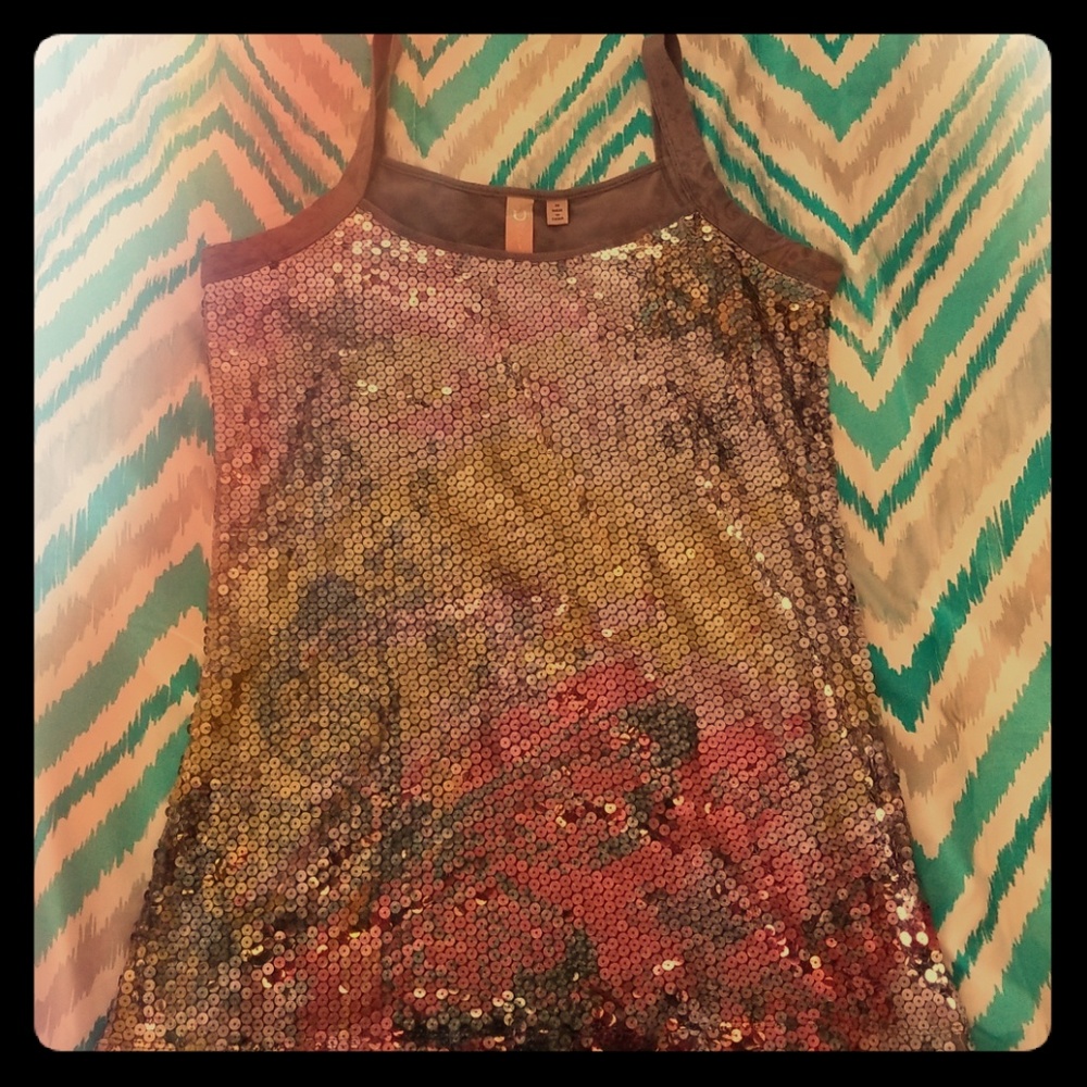 Size med sequenced tank top.